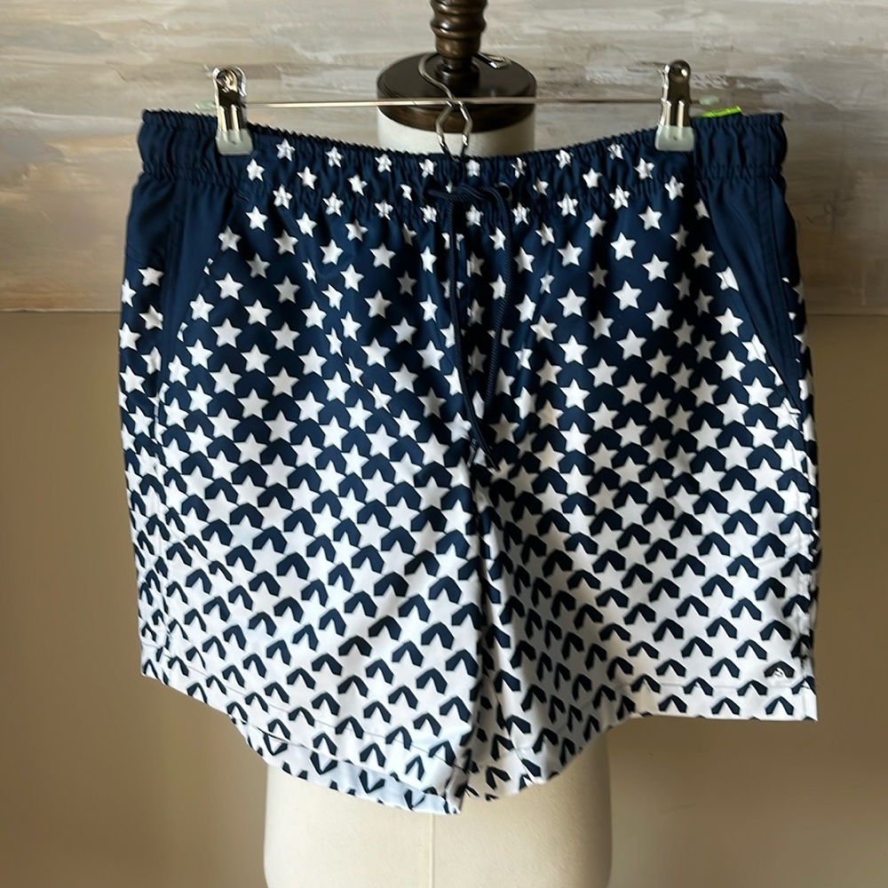 NWT DSG “Uni navy star ombré” mesh lined rec/training shorts